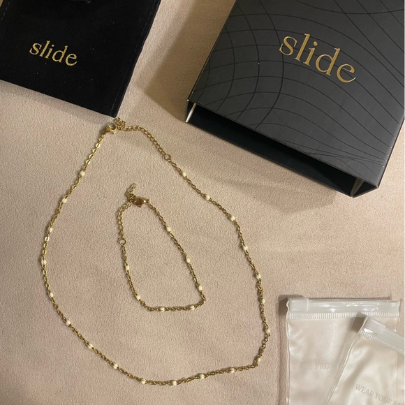 Gold Necklace and Bracelet Set - Picture 1 of 2